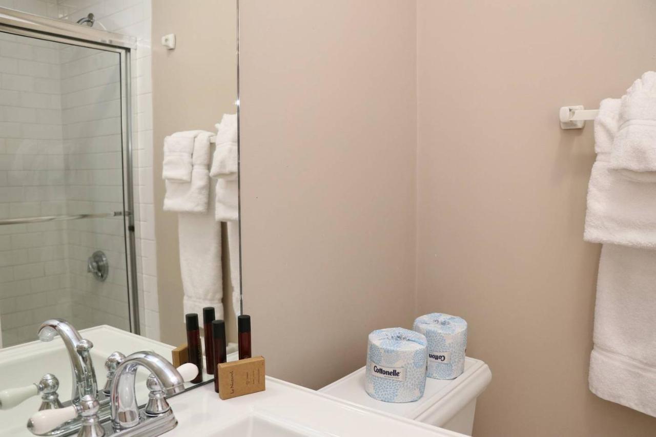 Stylish Downtown Studio In The South End, #8 Бостън Екстериор снимка